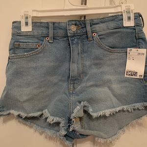 High waisted light wash denim shorts, NWT
